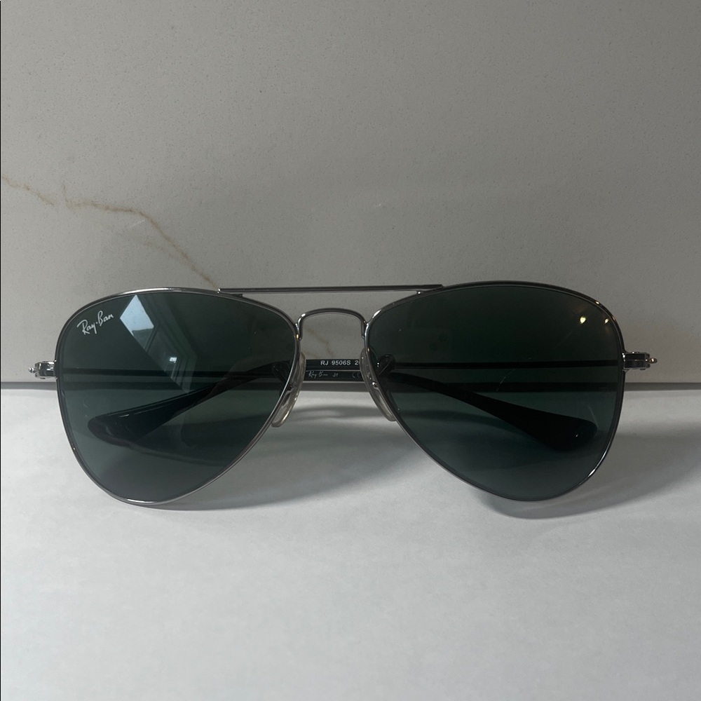 Authentic JUNIOR Ray-Ban Sunglasses - Silver Frame with Green Lenses RJ 9506s